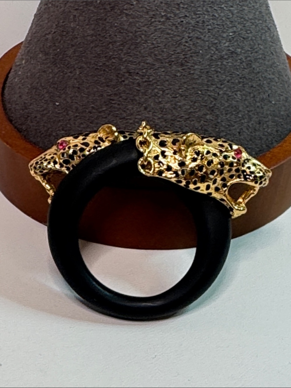 Dynamic gold plated double panther head figural brooch w/ruby rhinestone eyes